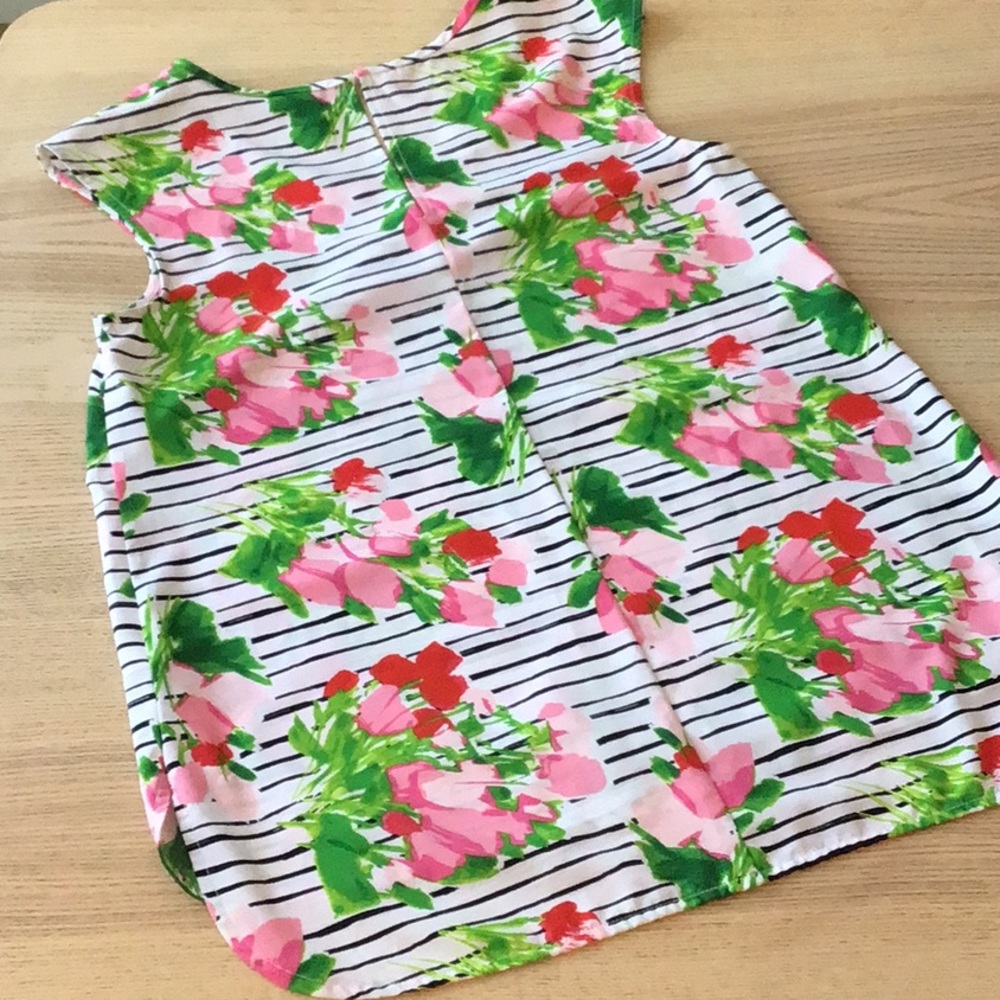 Cute Spring top! - Picture 2 of 8